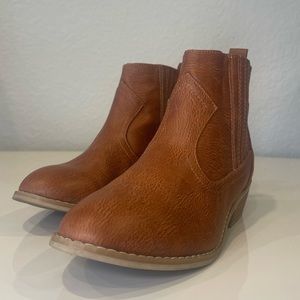 Universal Thread Brown Faux Leather Ankle Booties